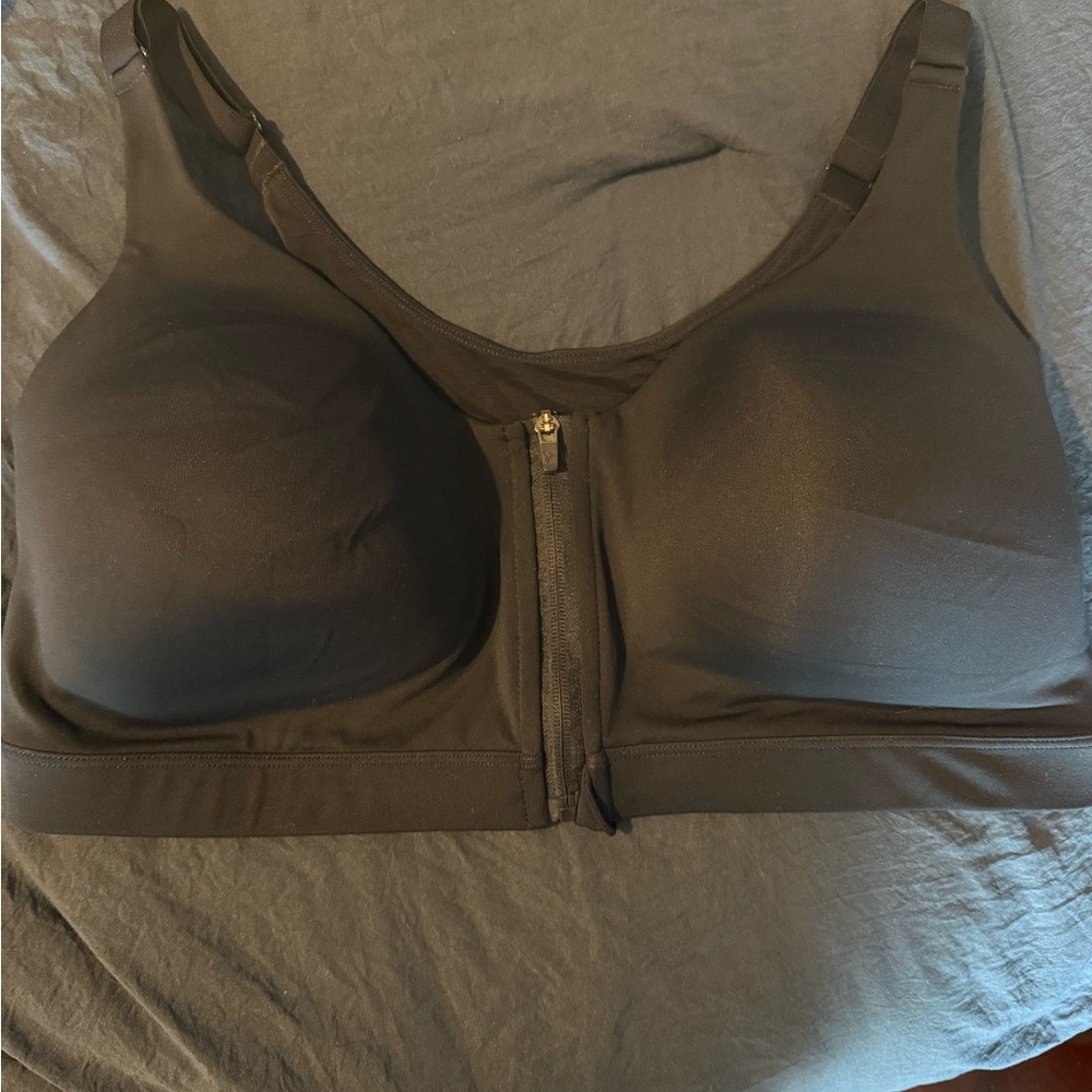 Black Old Navy Powersoft Women's Zip-Front Sports Bra